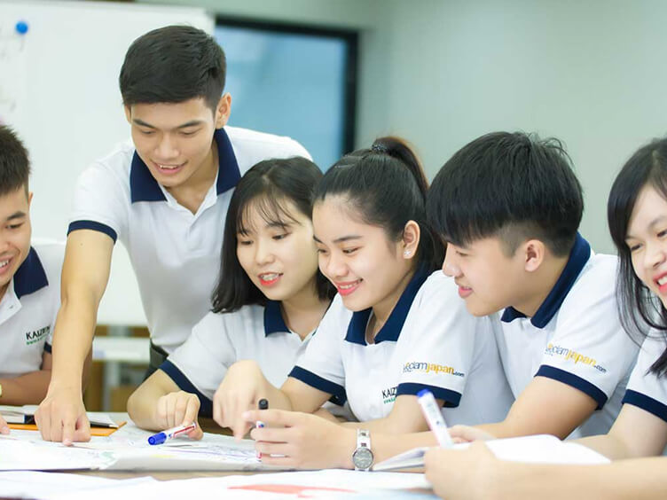 大学在学中に実施する日本企業との内々定面接会