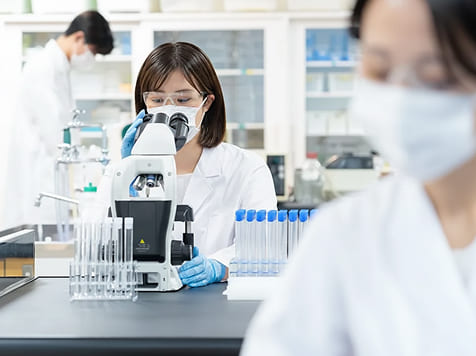 化学分野のベトナム人理系大卒エンジニア人材